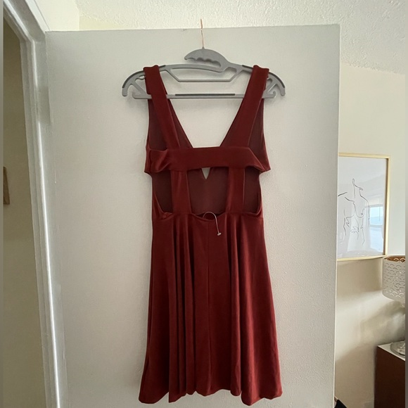 Burnt orange cut out dress - Picture 3 of 5